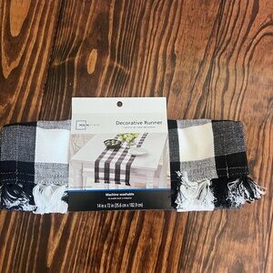 Mainstays Black and White Decorative Runner